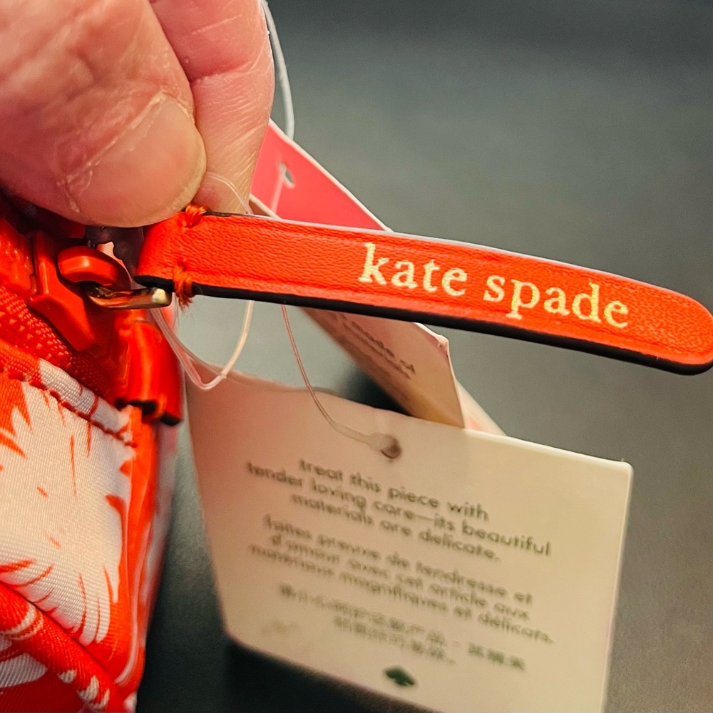 Kate Spade Red Floral Dome Cosmetic Bag - NWT - MSRP 89.00 - Picture 6 of 8